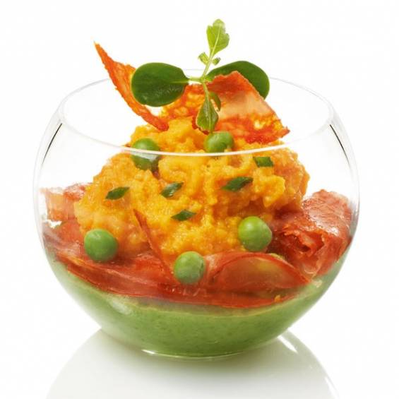 18 oz Sphere Plastic Salad Bowl - 25/Case